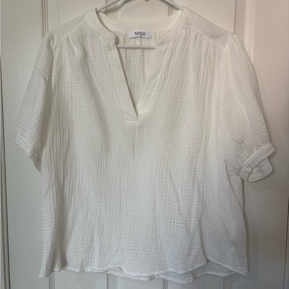 AVARA- White Textured Short Sleeve Blouse - Picture 1 of 2